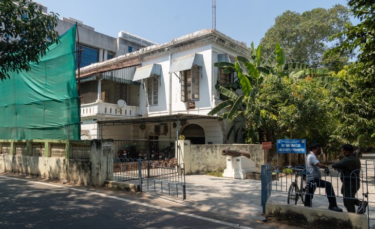 டிவிகேவுக்கு காங்கிரஸ் ஆதரவு: பெரும்பான்மை சமன்பாட்டில் புதிய திருப்பம்